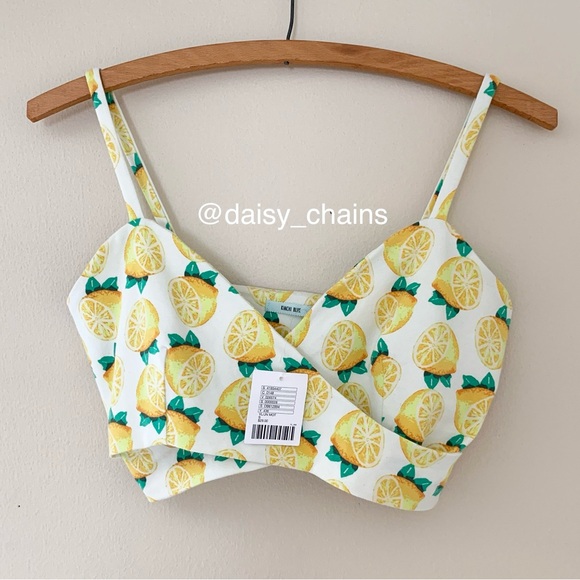 Urban Outfitters Tops - Kimchi Blue Lemon Print Crop Top